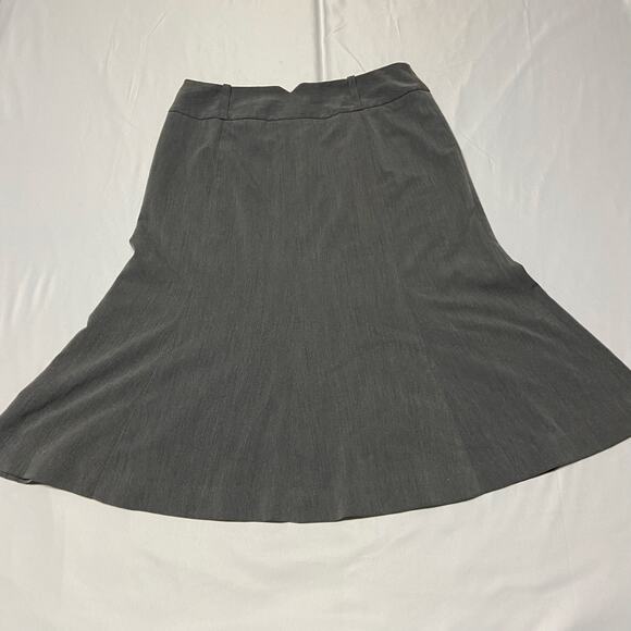 East 5th Skirt Gray Godet Style Trumpet Side Zipper Wide Waist  Size 12 EUC - Picture 2 of 11